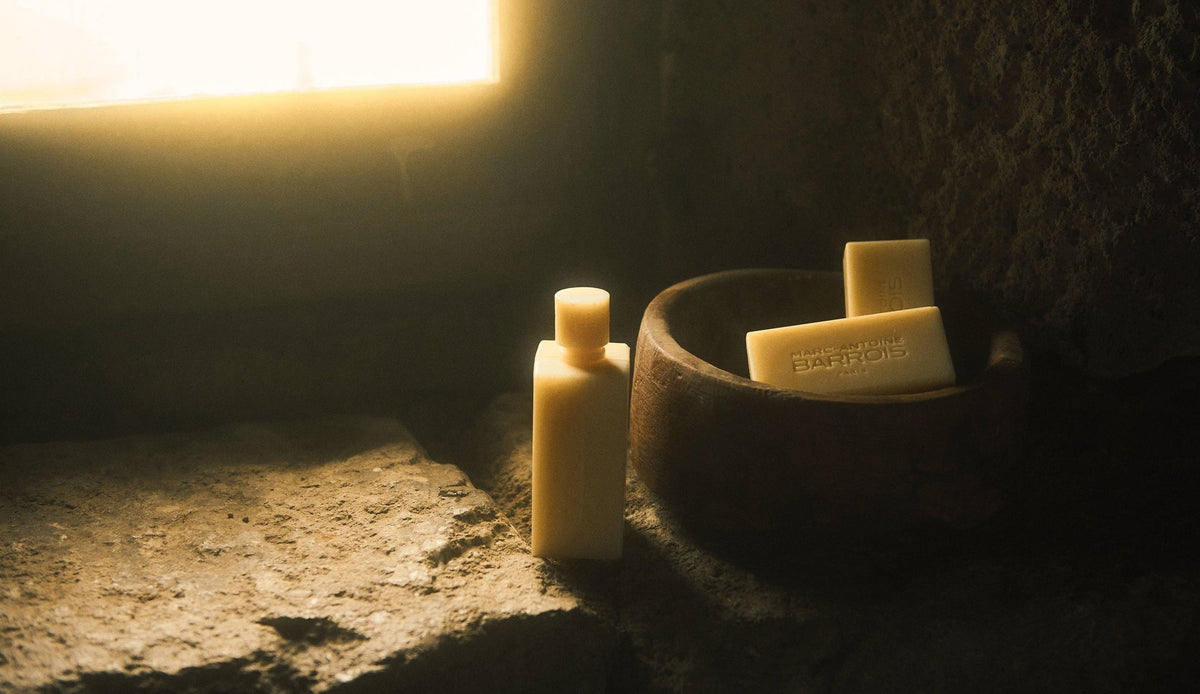 Comment tester un parfum : le guide du rituel olfactif